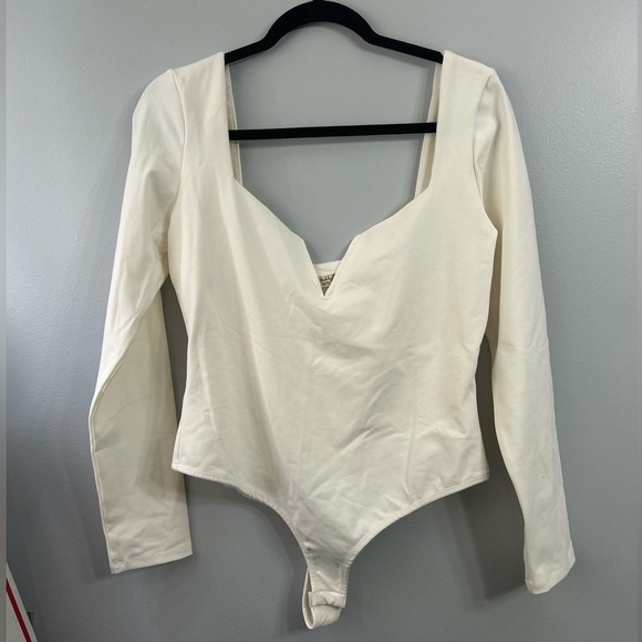 Free People Intimately Sz Lg Ivory Zoe longsleeve Bodysuit Square Neck Vneck NWT - Picture 2 of 7